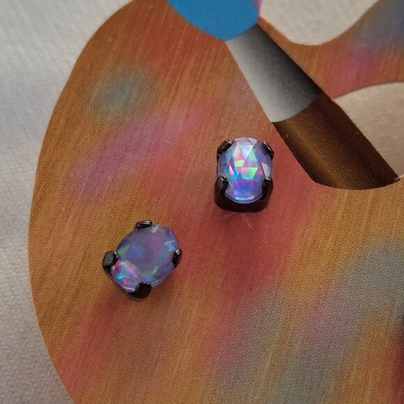 Vintage Avon multicolored pierced earring giftset NIB - Picture 3 of 7